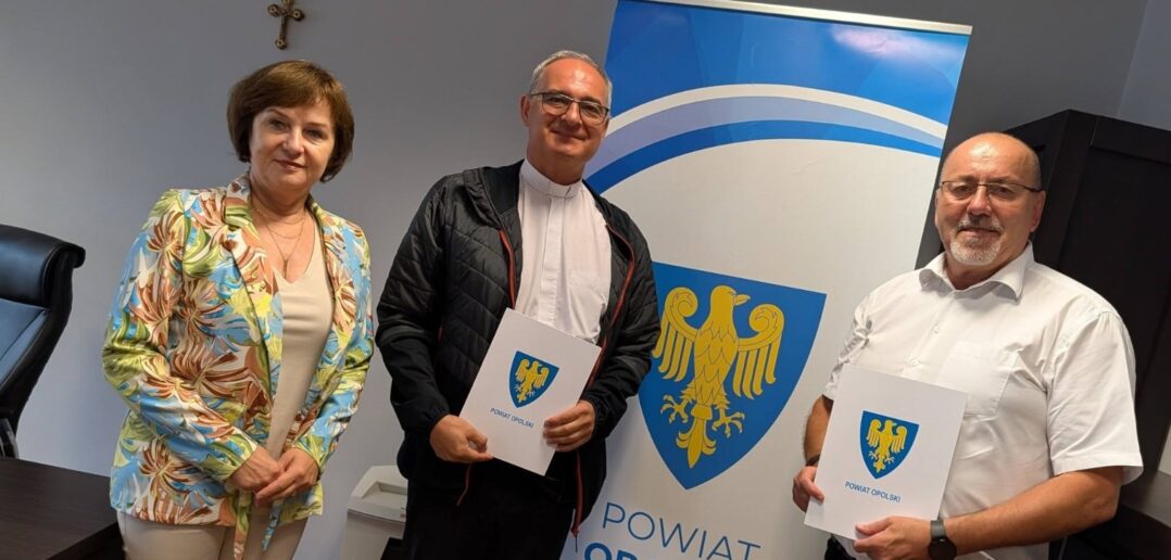 &nbsp;Powiat Opolski zn&oacute;w dokłada do ratowania zabytk&oacute;w. Tym razem 22,5 tys. zł dla kościoła w Zakrzowie Turawskim