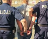 Dwa dożywotnie zakazy, troje dzieci w aucie. 30-latek zn&oacute;w wsiadł za kierownicę