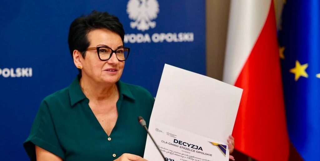 Pół miliona dla urzędników. Powodzianie nie stracili ani złotówki, ale afera już płynie Pół miliona dla urzędników. Powodzianie nie stracili ani złotówki, ale afera już płynie