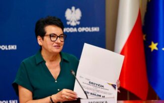 P&oacute;ł miliona dla urzędnik&oacute;w. Powodzianie nie stracili ani złot&oacute;wki, ale afera już płynie