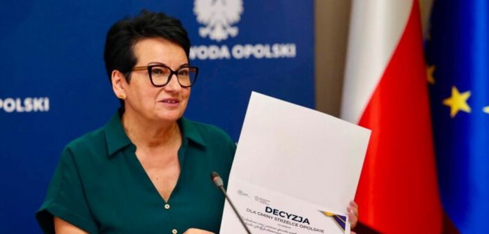 P&oacute;ł miliona dla urzędnik&oacute;w. Powodzianie nie stracili ani złot&oacute;wki, ale afera już płynie