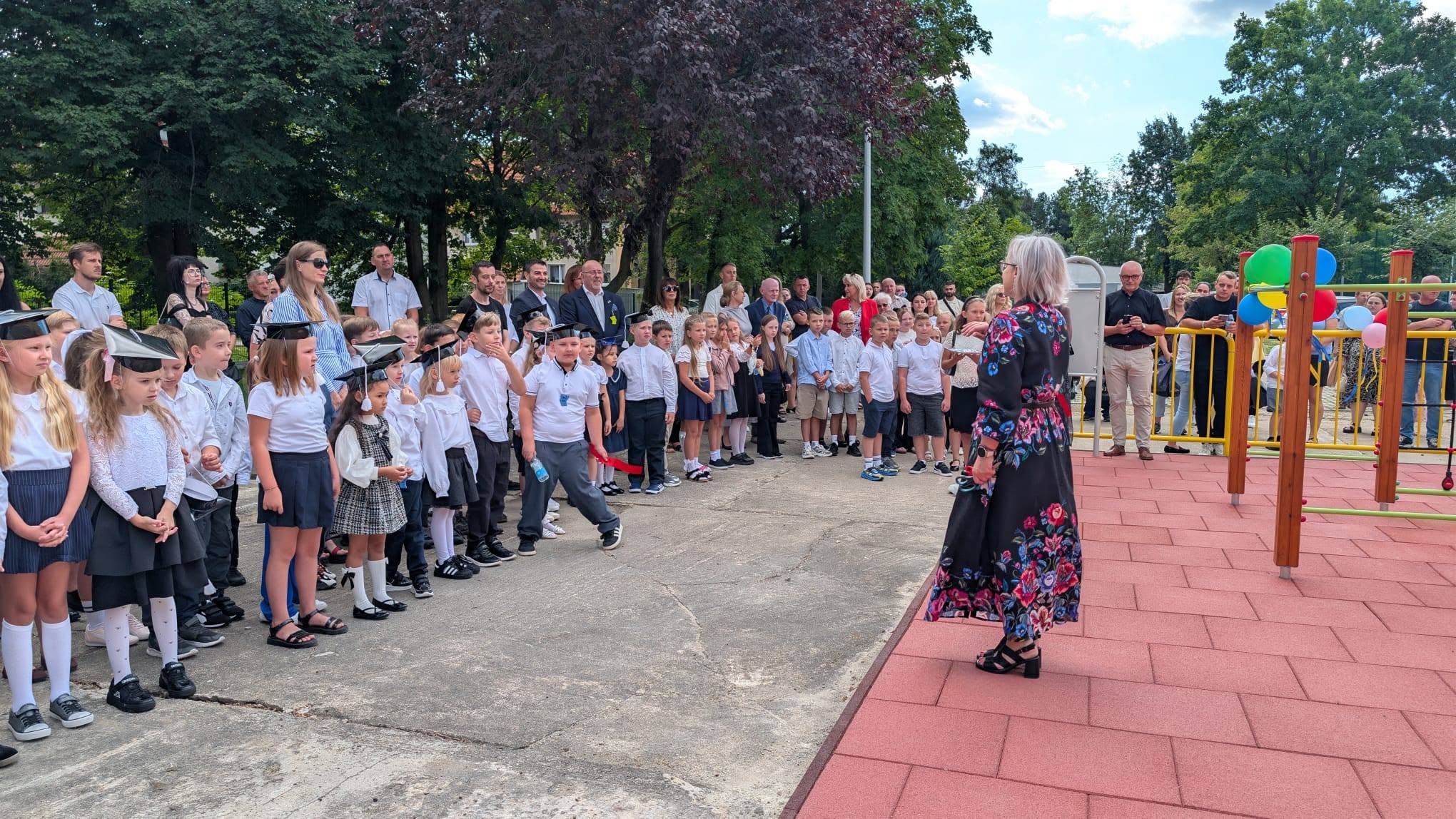 Wakacje się skończyły. Policja liczy wypadki, szkoły uczniów. Teraz najważniejsza jest bezpieczna droga