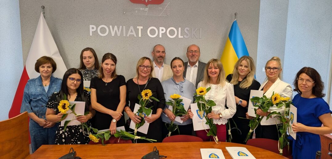 Nie tylko papier ze starostwa. Dwanaścioro nauczycieli z ważnym awansem Nie tylko papier ze starostwa. Dwanaścioro nauczycieli z ważnym awansem