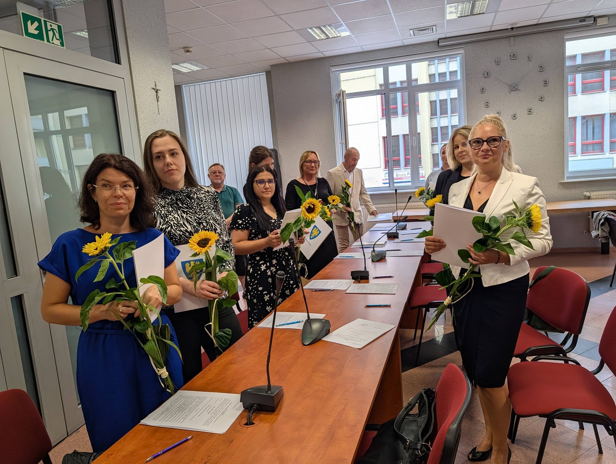 Nie tylko papier ze starostwa. Dwanaścioro nauczycieli z ważnym awansem