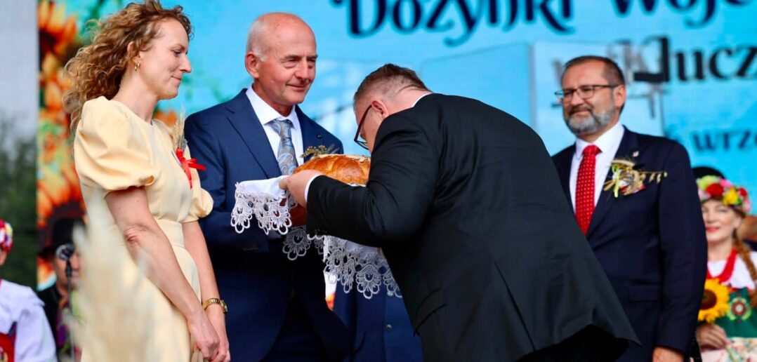 Kluczbork pachnie dziś chlebem. Dożynki to nie dekoracja, ale opowieść o pracy i wspólnocie Kluczbork pachnie dziś chlebem. Dożynki to nie dekoracja, ale opowieść o pracy i wspólnocie