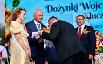 Kluczbork pachnie dziś chlebem. Dożynki to nie dekoracja, ale opowieść o pracy i wspólnocie Kluczbork pachnie dziś chlebem. Dożynki to nie dekoracja, ale opowieść o pracy i wspólnocie
