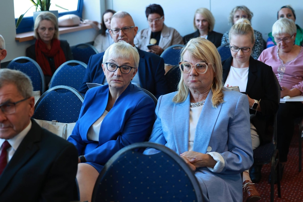 Opolszczyzna się starzeje. Seniorzy nie mogą czekać, aż skończą się konferencje