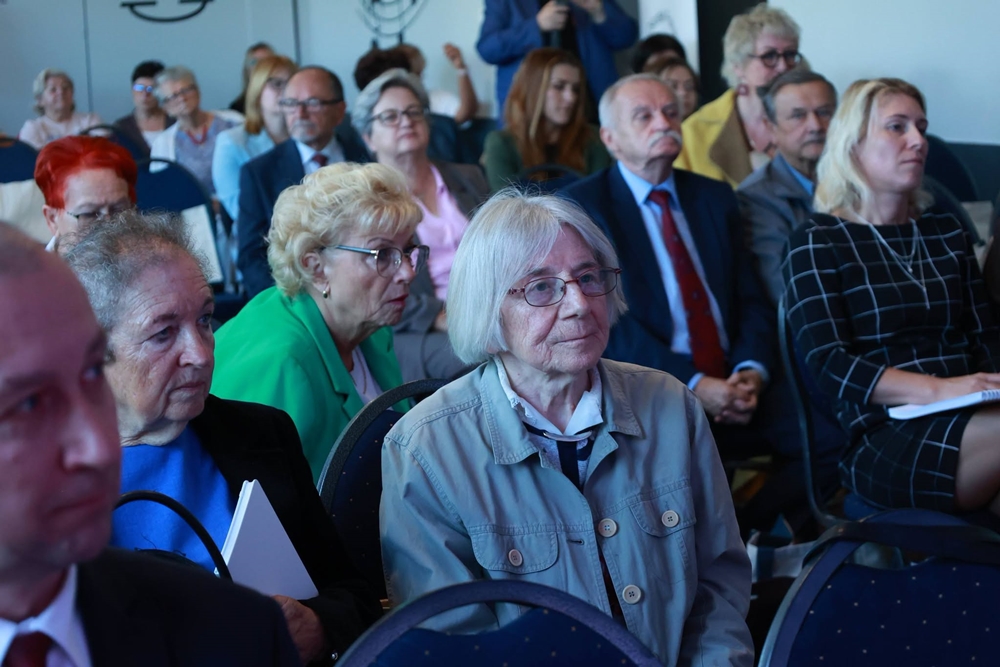 Opolszczyzna się starzeje. Seniorzy nie mogą czekać, aż skończą się konferencje