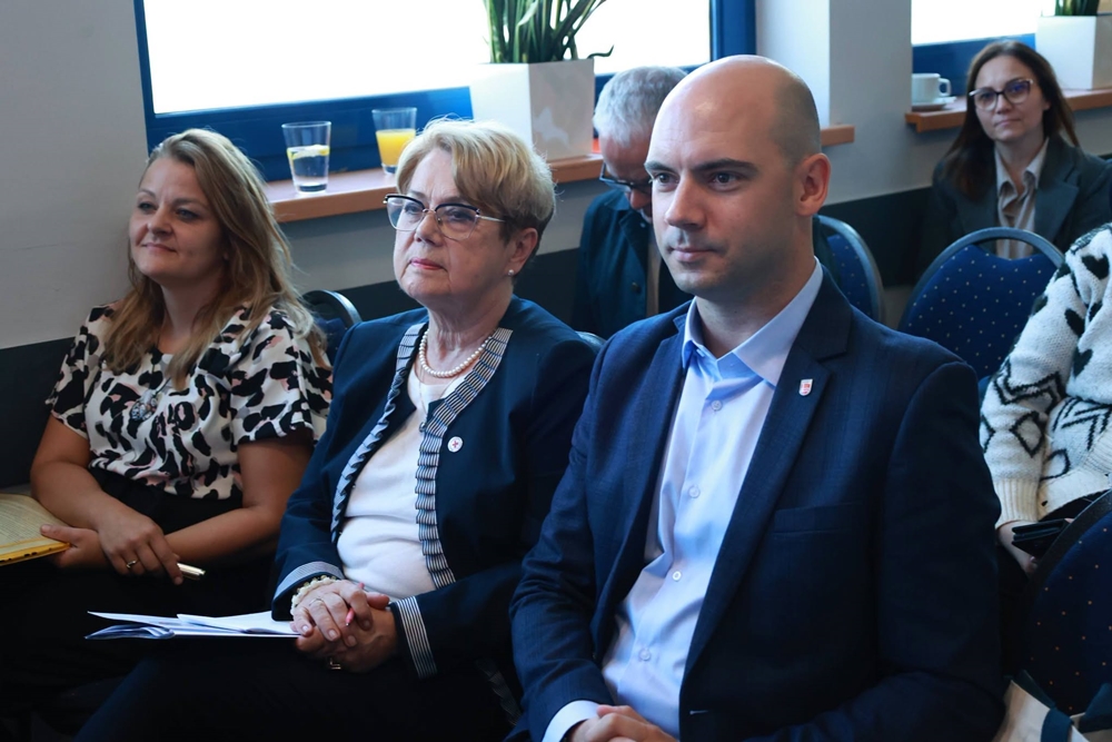 Opolszczyzna się starzeje. Seniorzy nie mogą czekać, aż skończą się konferencje