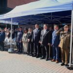 Przy pomniku Armii Krajowej stanęły: uczestniczka Powstania Warszawskiego i niemiecka konsul. W Opolu uczczono Polskie Państwo Podziemne