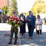 Przy pomniku Armii Krajowej stanęły: uczestniczka Powstania Warszawskiego i niemiecka konsul. W Opolu uczczono Polskie Państwo Podziemne
