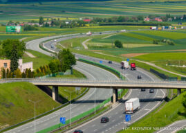 Przy A4 stanie 2,5 kilometra ekranów. Mają ograniczyć hałas docierający do domów