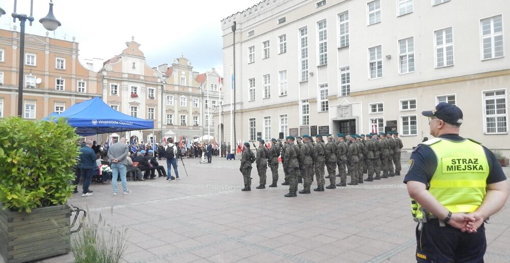 Patriotyzm nie polega na staniu pod sztandarem. Polega na tym, by Polska była gotowa Patriotyzm nie polega na staniu pod sztandarem. Polega na tym, by Polska była gotowa