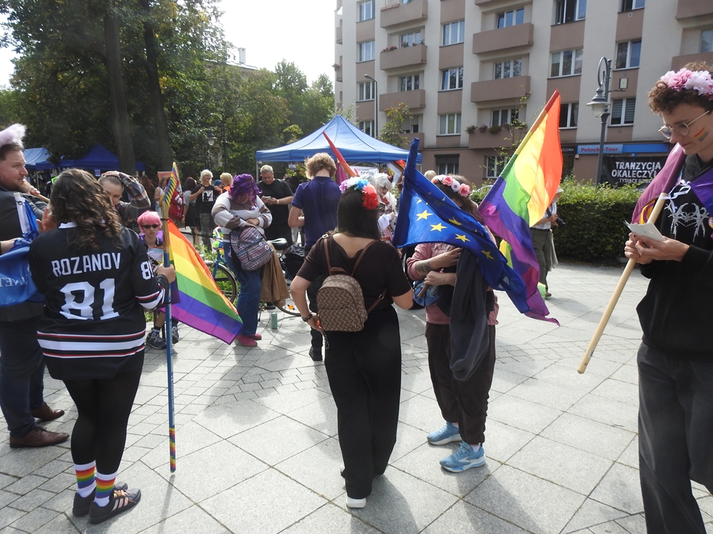 Ponad 300 osób na Marszu Równości w Opolu. Obok tęczowych flag – „wynagradzanie za grzech sodomii”