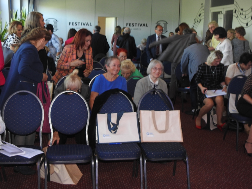 Opolszczyzna się starzeje. Seniorzy nie mogą czekać, aż skończą się konferencje