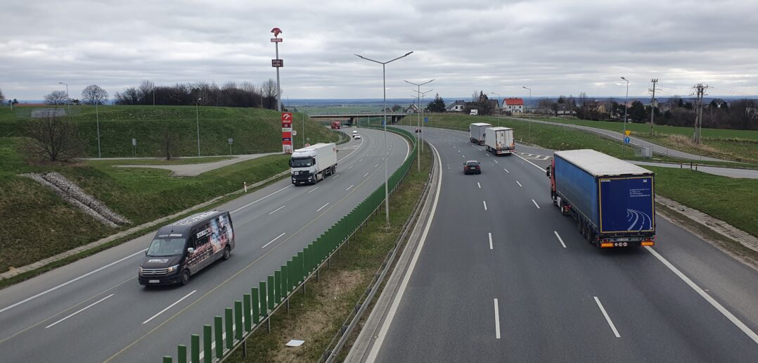 A4 ma być cichsza dla sąsiadów. Dziewięć firm chce postawić ekrany A4 ma być cichsza dla sąsiadów. Dziewięć firm chce postawić ekrany