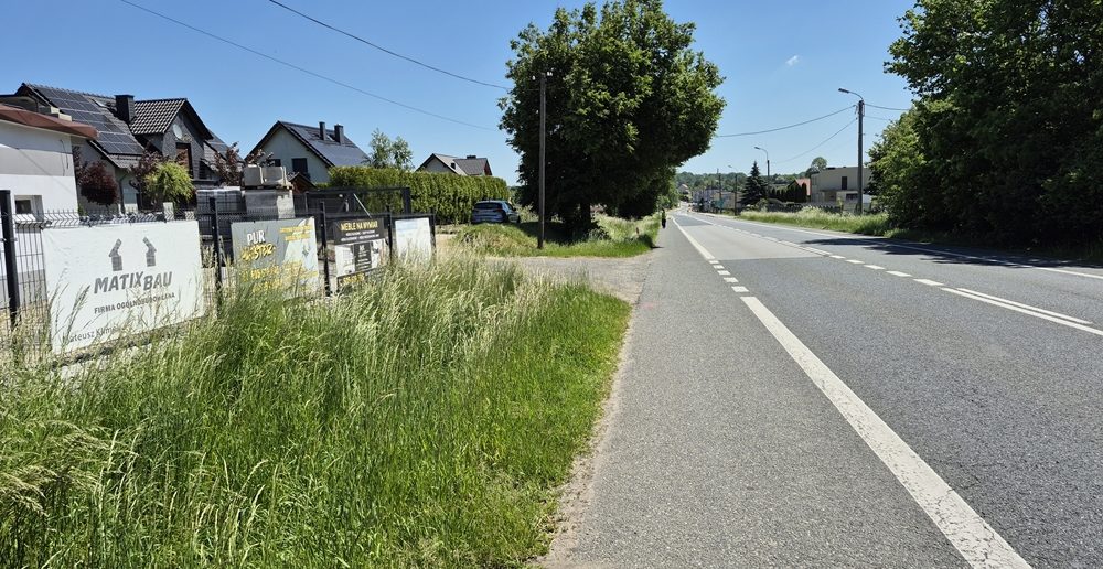 Chodniki i ścieżki przy kraj&oacute;wkach. Opolskie ma plan 19 inwestycji do 2028 roku