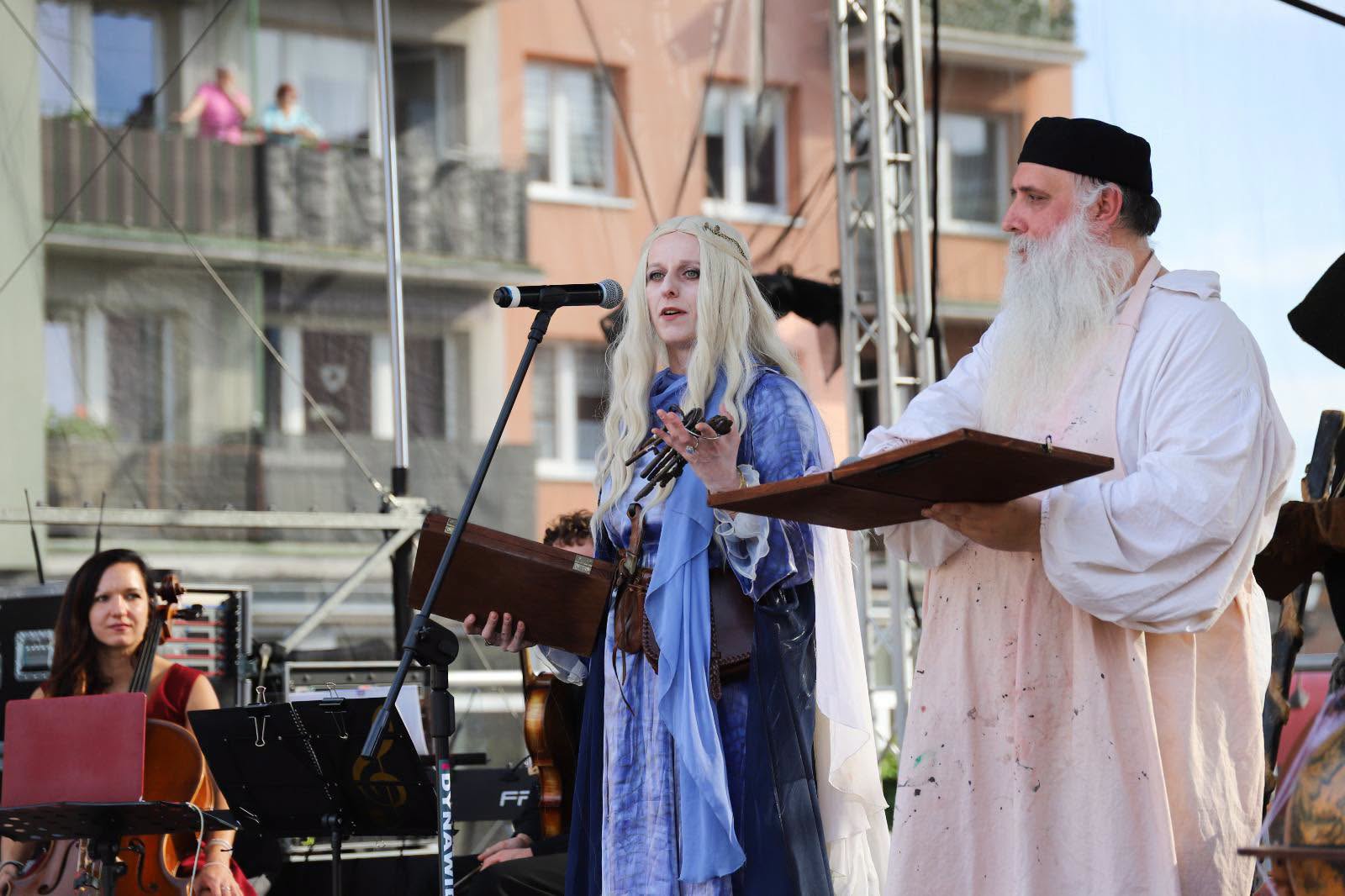 Mickiewicz na rynku. Biała przypomniała, po co nam wspólne czytanie