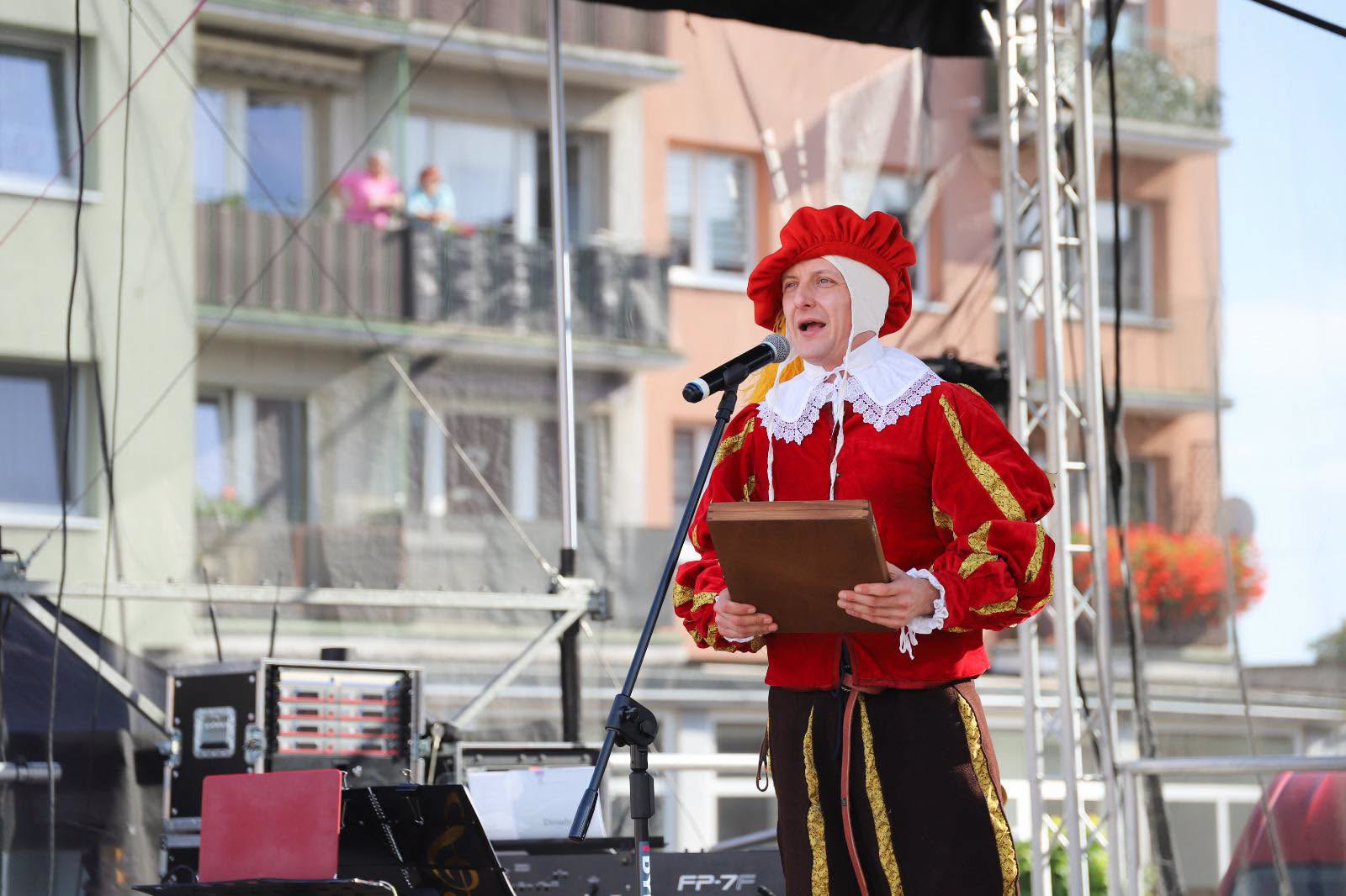 Mickiewicz na rynku. Biała przypomniała, po co nam wspólne czytanie
