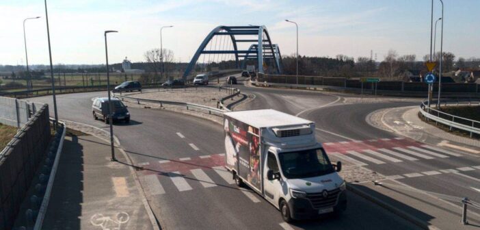 Poprawią krytykowane rondo w Czarnowąsach. Koniec z zawracaniem w drodze do Dobrzenia