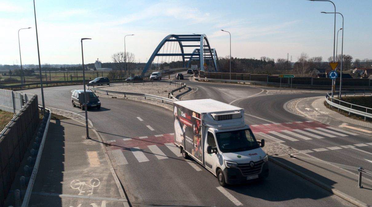 Poprawią krytykowane rondo w Czarnowąsach. Koniec z zawracaniem w drodze do Dobrzenia