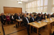 Szpitale potrzebują lekarzy. Polityk&oacute;w już mają pod dostatkiem