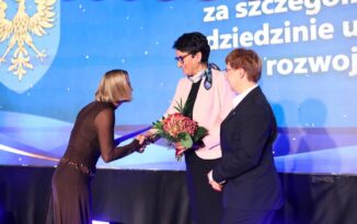 Dobrej szkoły nie robi się samym poświęceniem. Opolskie nagrodziło uczniów i nauczycieli Dobrej szkoły nie robi się samym poświęceniem. Opolskie nagrodziło uczniów i nauczycieli