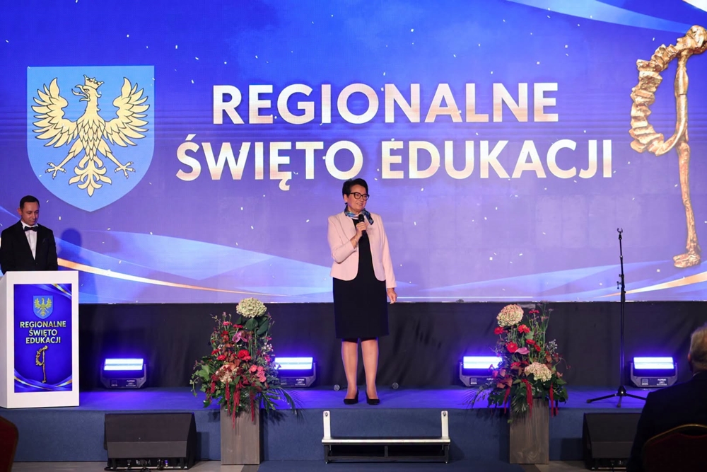 Dobrej szkoły nie robi się samym poświęceniem. Opolskie nagrodziło uczniów i nauczycieli