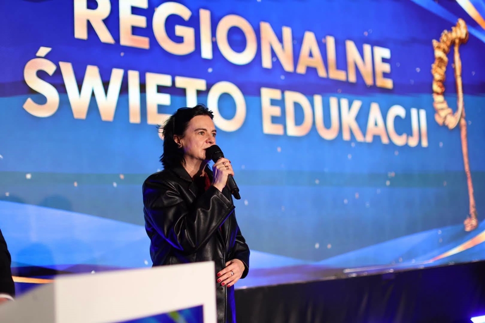 Dobrej szkoły nie robi się samym poświęceniem. Opolskie nagrodziło uczniów i nauczycieli