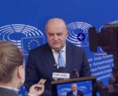 Buła o pracy, której nie oglądamy. Ale potem odczuwamy jej skutki
