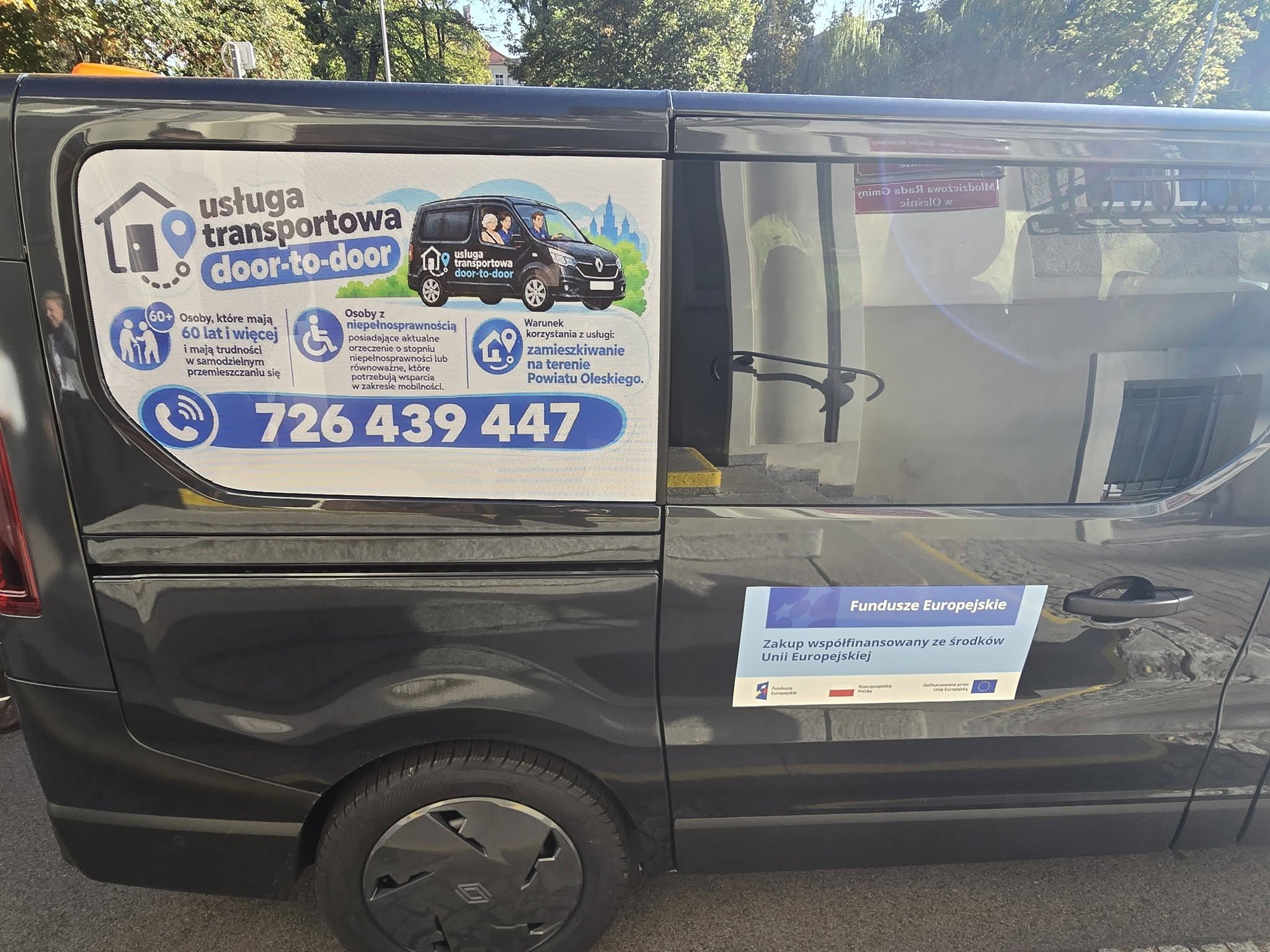 Do lekarza i urzędu bez bariery dojazdu. Powiat oleski ma nowego busa