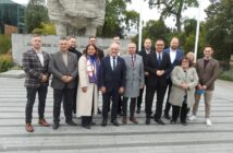 Trzy lata po wyborach. KO wylicza inwestycje, wsparcie dla rodzin. W tle: trzy kolejne weta Nawrockiego Trzy lata po wyborach. KO wylicza inwestycje, wsparcie dla rodzin. W tle: trzy kolejne weta Nawrockiego