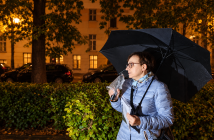 Odwaga zasługuje na solidarność. Opolanie wspierają Annę Korwin-Piotrowską Anna Korwin- Piotowska przed opolskim Sądem Okręgowym (2020)