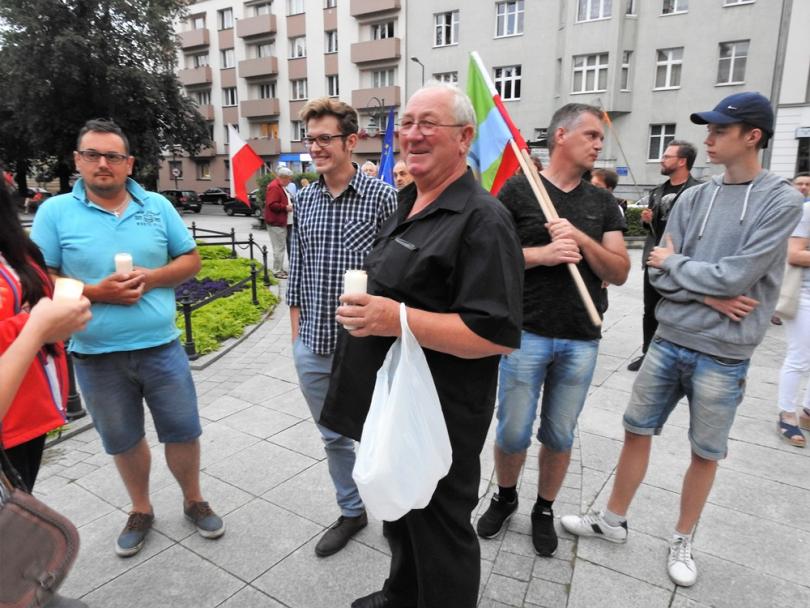 Dobrzeniacy też protestowali przed sądem w Opolu (film)